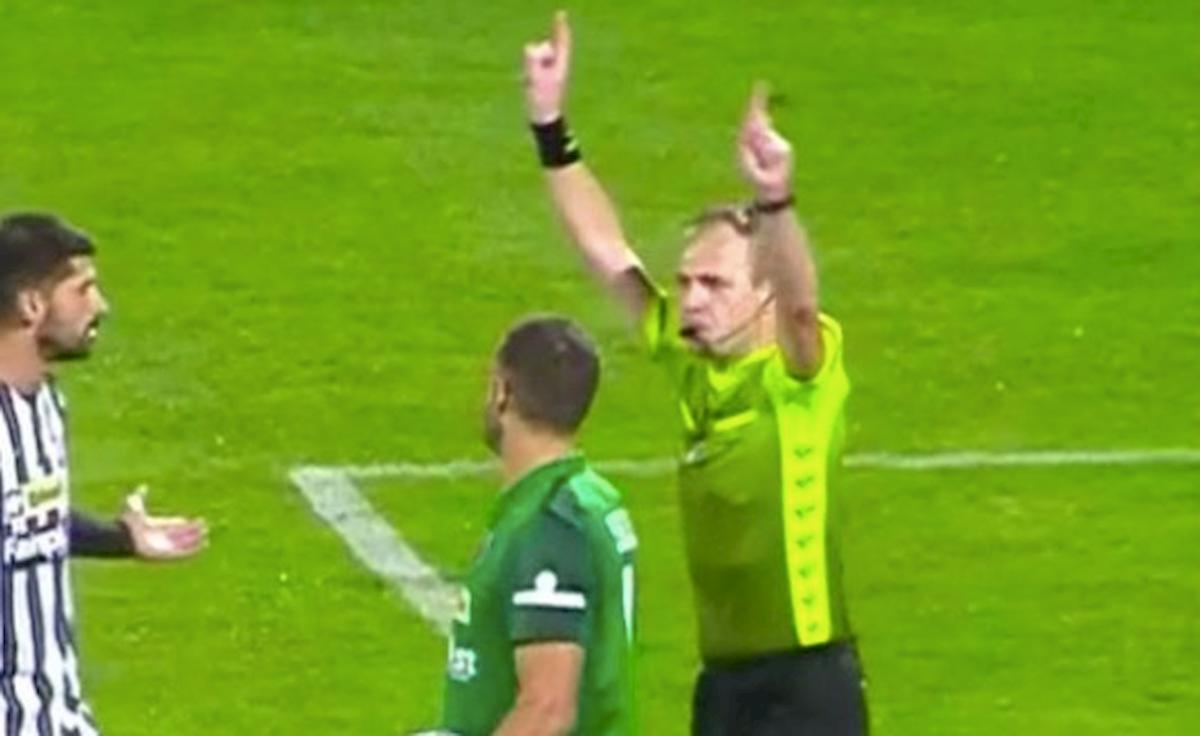 Gol annullato al 93', arbitro mima Var ma serie B non c'è