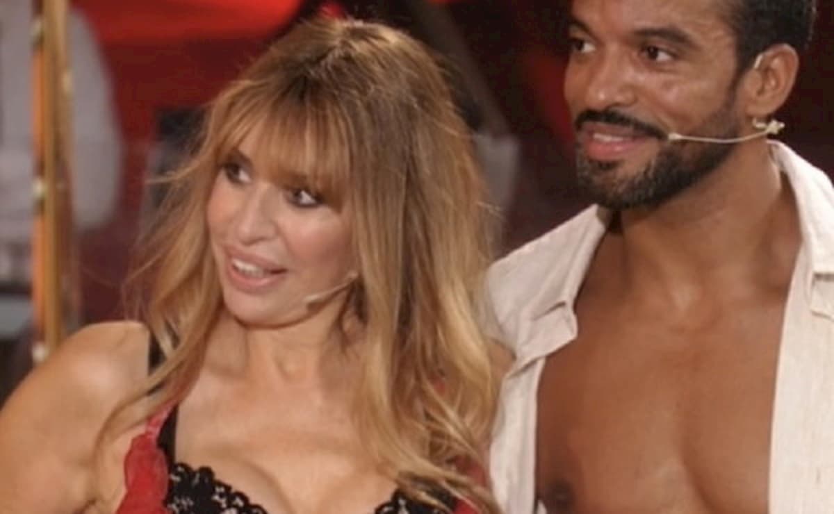 Alessandra Mussolini cade a ballando con le stelle