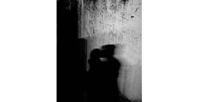 Primo bacio social e quindi mostrato al pubblico tra Belen Rodriguez e il suo nuovo compagno Antonino Spinalbanese. I due sono a Roma.