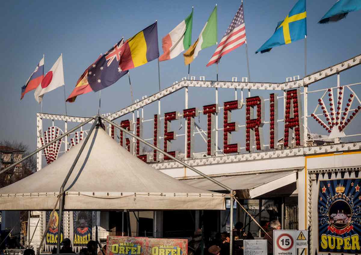 Dramma al circo, il domatore Valentine Bulich è stato sbranato da un orso: non l'ha riconosciuto perché indossava mascherina