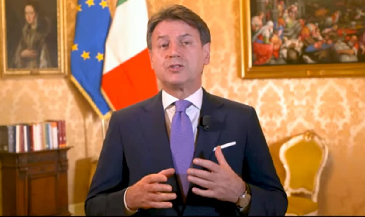 Conte: "Prossime settimane complesse. Se non proteggiamo la salute dei cittadini non proteggiamo l'economia" VIDEO