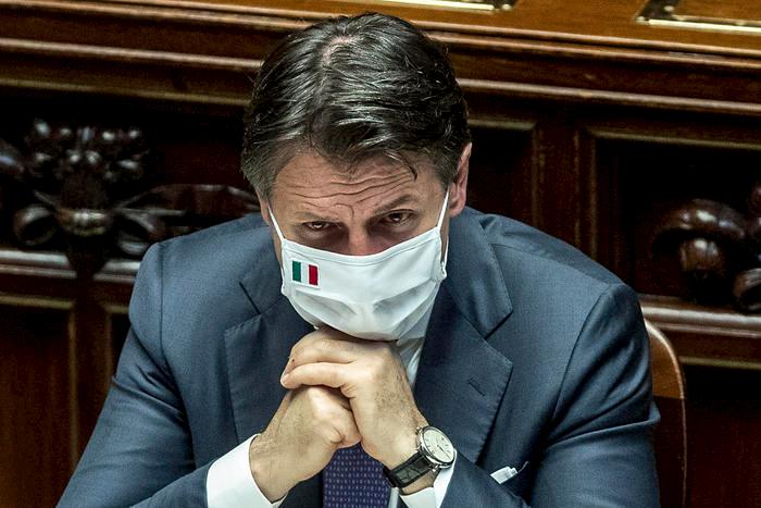 Cdm proroga stato di emergenza al 31 gennaio. Mascherine subito obbligatorie all'aperto