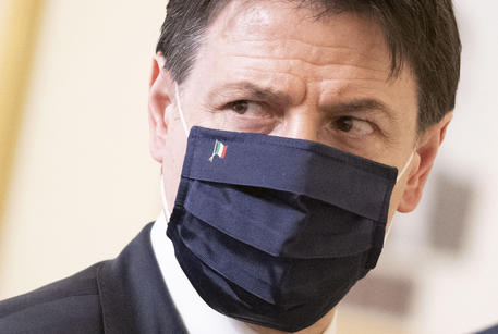 Giuseppe Conte: "Chi rifiuta le 3 fasce ci porta al lockdown totale"