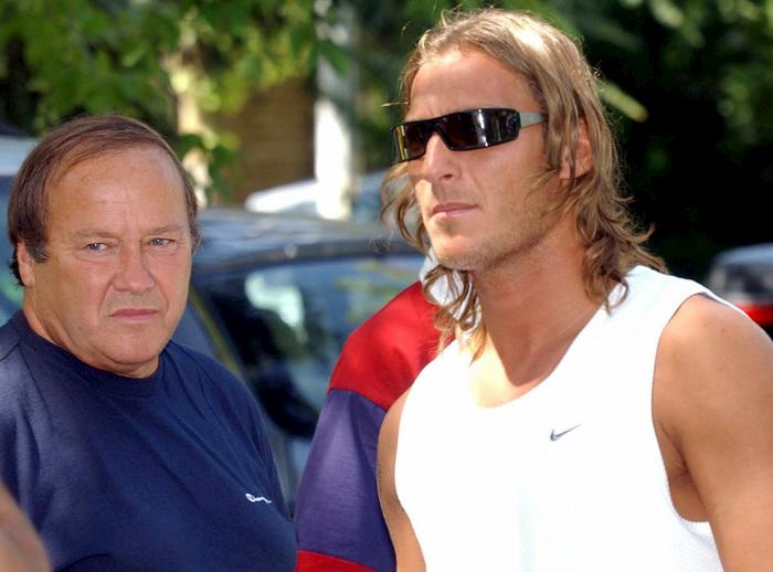 Francesco Totti in lutto: è morto il papà Enzo, aveva il coronavirus