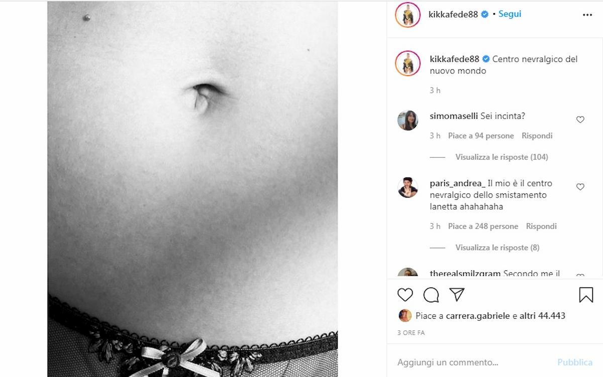 federica pellegrini, foto ombelico