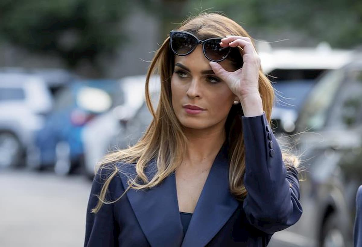 Trump positivo, la assistente Hope Hicks con sintomi già mercoledì. Ma lui giovedì non ha interrotto gli impegni
