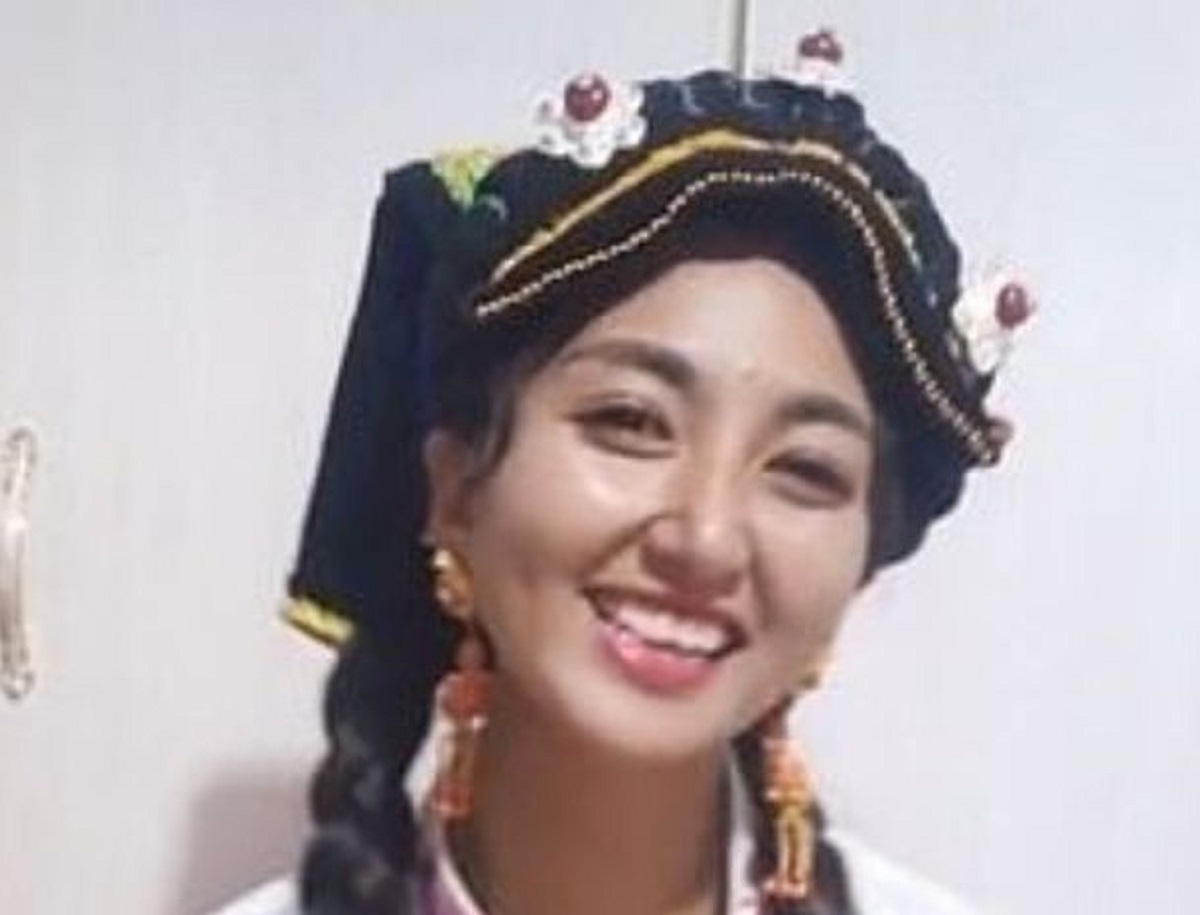 Lamu, l'influencer cinese di TikTok uccisa dall'ex marito durante una diretta