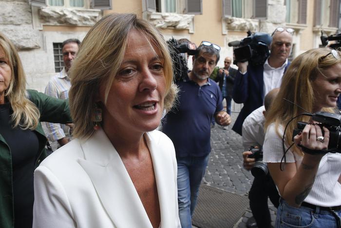 Covid, focolaio a Palazzo: Lorenzin e Merlo positivi