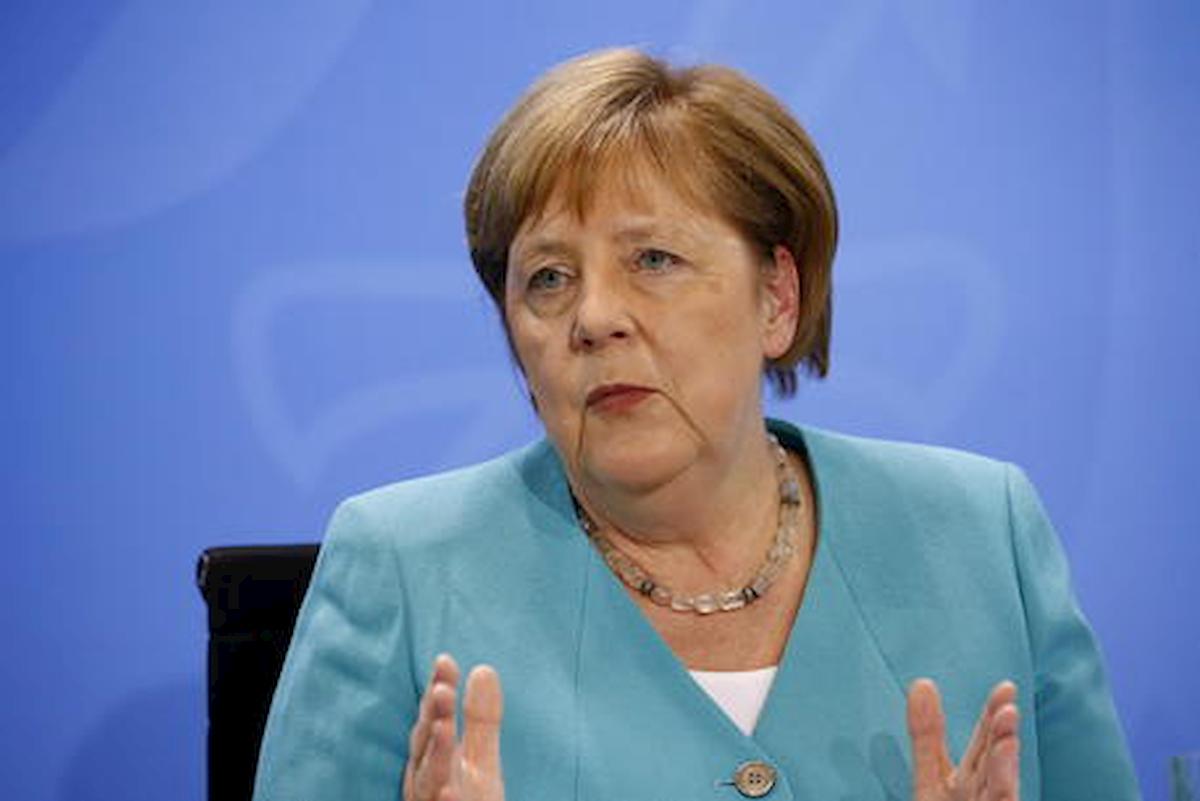 Coronavirus, Germania: record di contagi in un giorno (7830). Merkel: "Niente viaggi, restate casa"