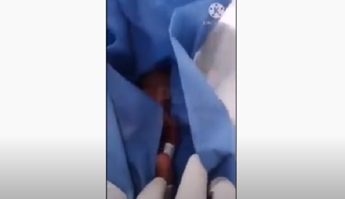 Neonato si risveglia dopo 6 ore nella cella frigorifera, l'avevano dichiarato morto VIDEO