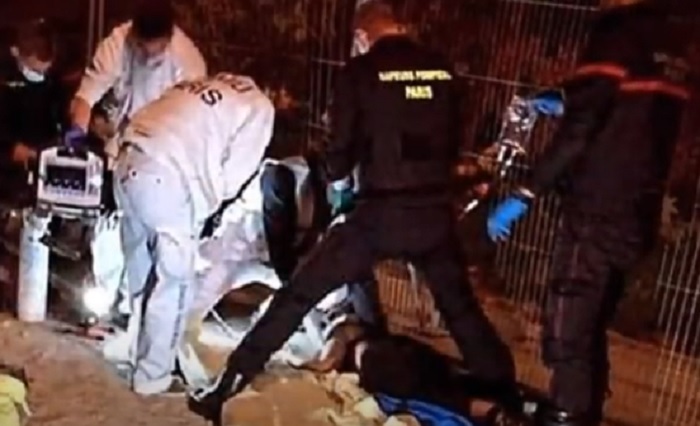 "Sporche arabe", due donne musulmane accoltellate a Parigi sotto la Tour Eiffel VIDEO