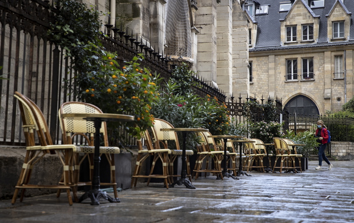 Alto Adige chiude i bar. Gli altri negozi dovranno abbassare le saracinesche alle 18