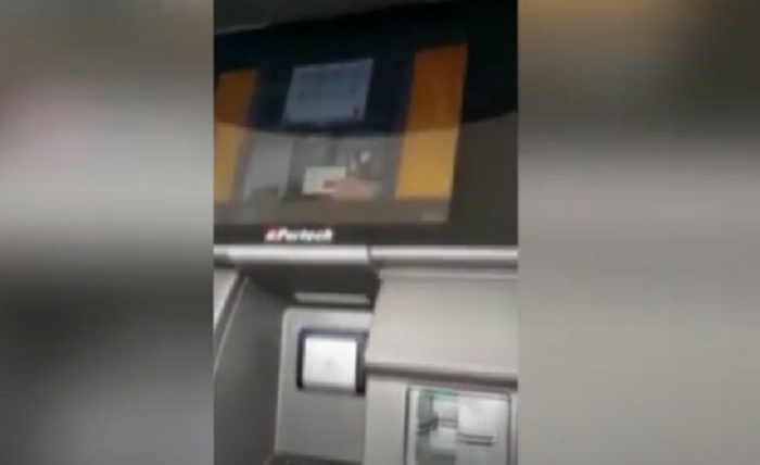 In Puglia il self service del benzinaio che parla in dialetto tarantino VIDEO