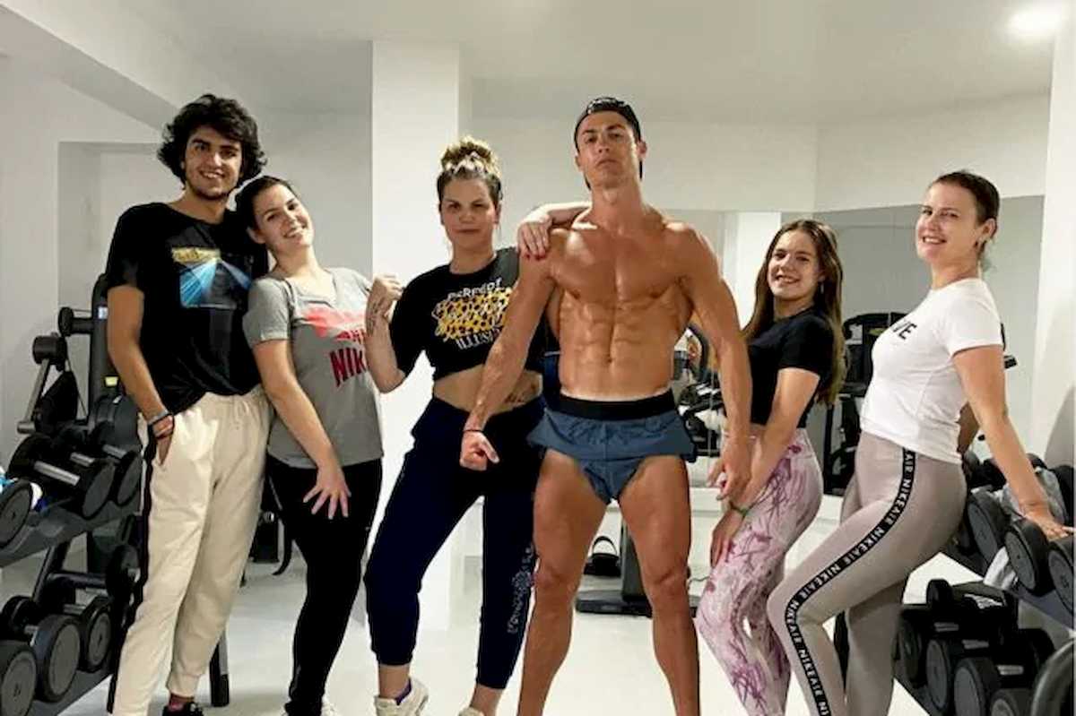 Cristiano Ronaldo, la dieta per guarire dal coronavirus: sole, vitamina D Omega 3