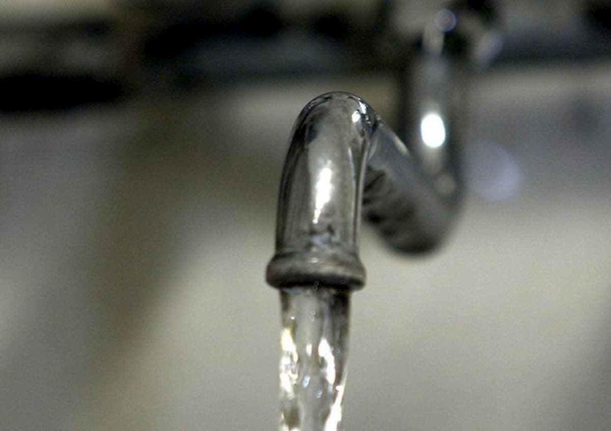 Acqua in Puglia sta finendo, deficit idrico al 41%. Campagna acquedotto per evitare gli sprechi