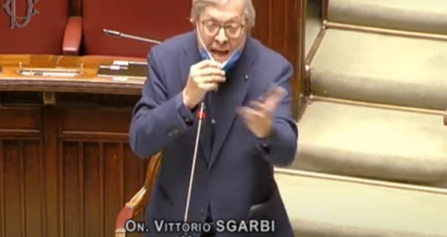 Specie mascherina naso scoperto