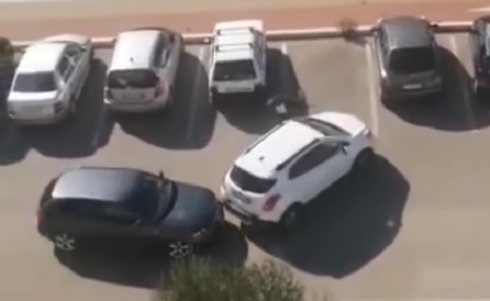 Rubano il suv spingendolo con un'altra auto, il furto in 10 secondi a Terlizzi (Bari)