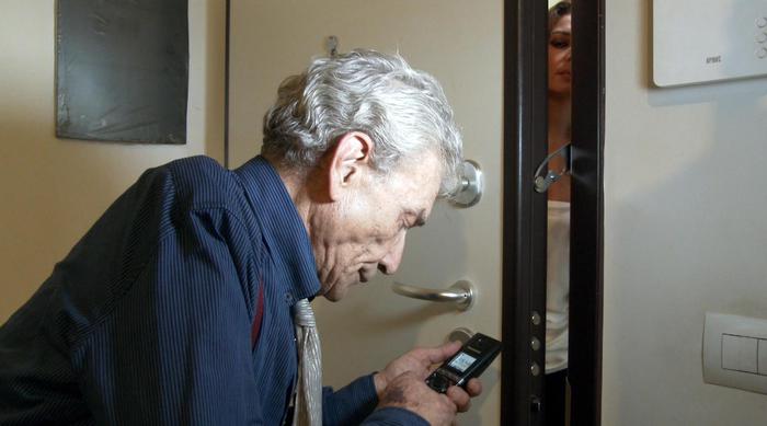 Telefono truffa, il falso operatore call center