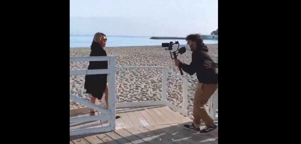 Angela Chianello,video di Non ce n'è Covidd senza mascherine a Mondello: denuncia e multa