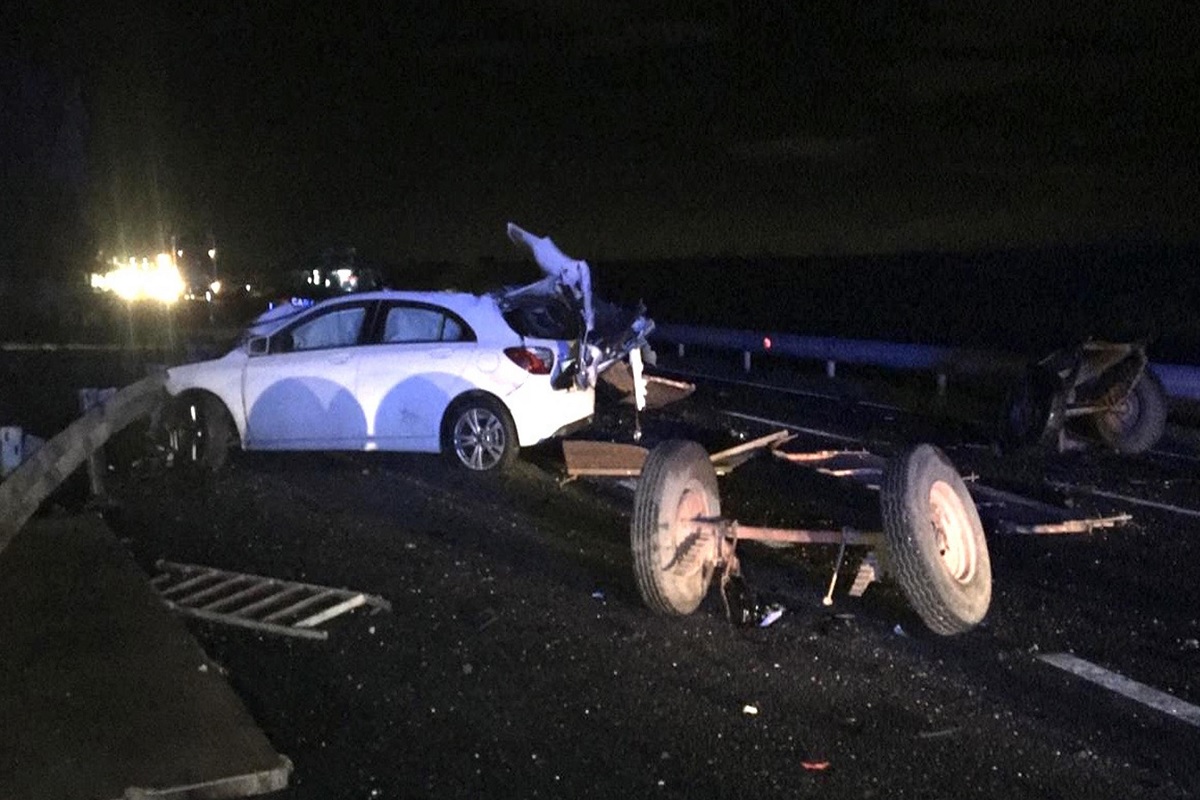 Cagliari, auto si schianta contro un trattore: morti un 18enne e una 17enne incinta