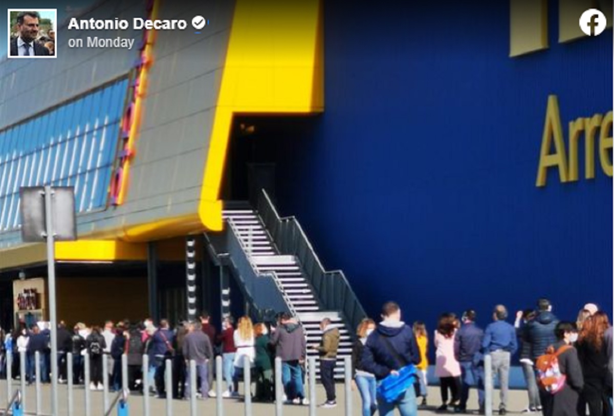 Decaro e la foto di Ikea Bari strapieno di domenica: "Basta dire che è una necessità" VIDEO