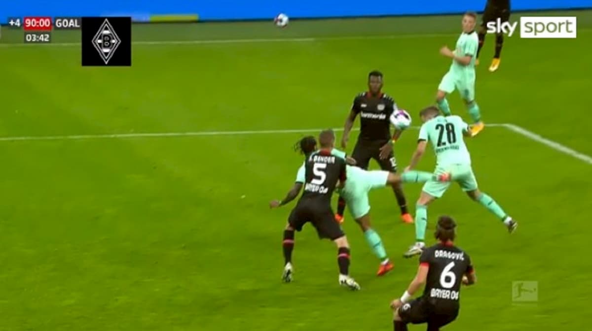 Lazaro, gol di tacco al volo