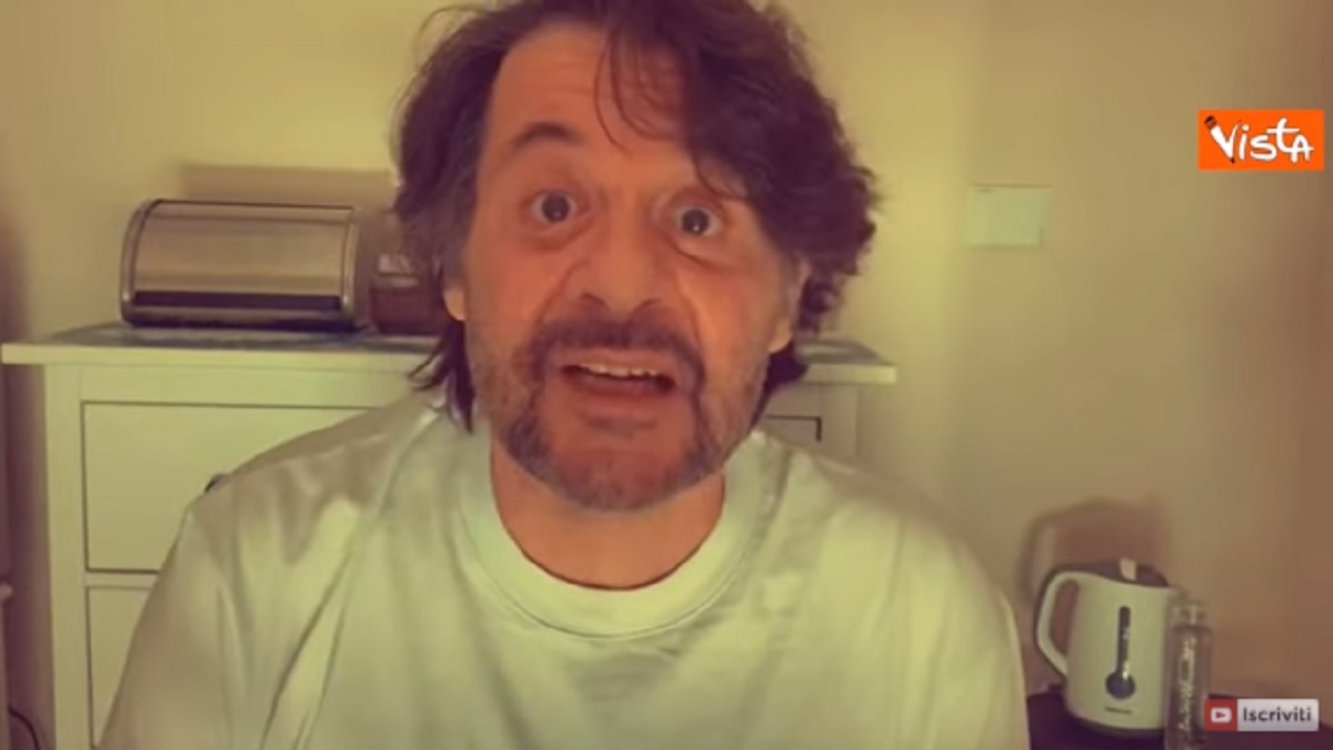 Lillo Petrolo guarito dal Covid: "Avevo abbassato la mascherina per respirare"