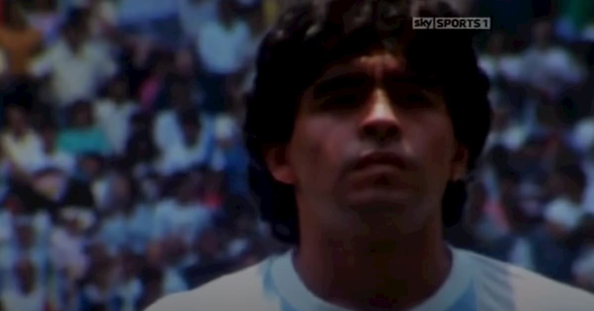 Maradona, la camera ardente a Casa Rosada. La folla ha atteso tutta la notte per l'ultimo saluto