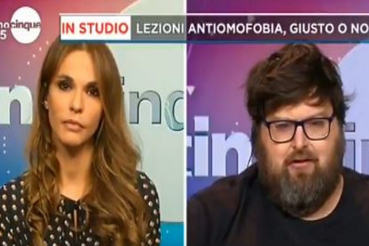 Mattino 5, Sara Manfuso contro Mario Adinolfi: "Dovresti tornare alle elementari"