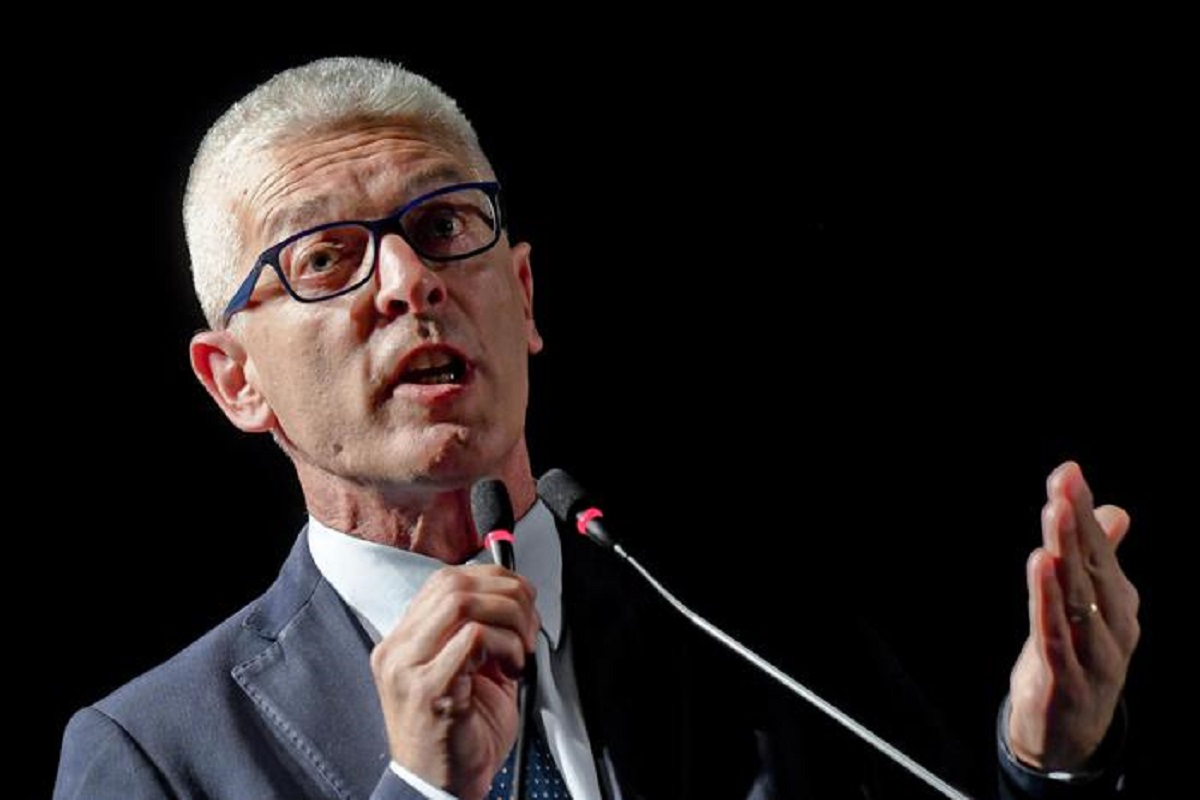 Morra (M5s): le frasi sulla classe politica in Calabria e sulla Santelli fanno arrabbiare tutti