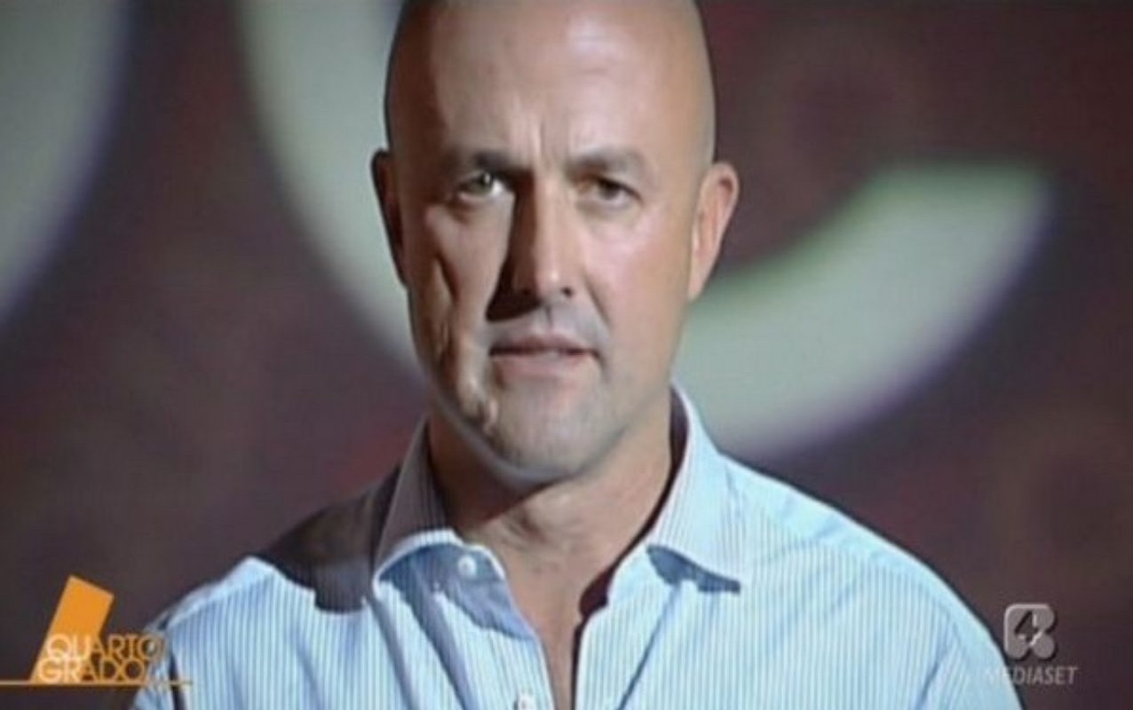 Napoli, file per l'iPhone 12. Gianluigi Nuzzi: "Non cambieremo mai"