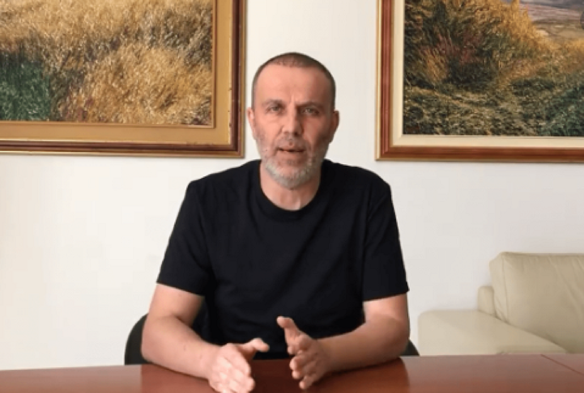 Pasquale Bacco, medico negazionista: "Camion con le bare a Bergamo? Sceneggiata"