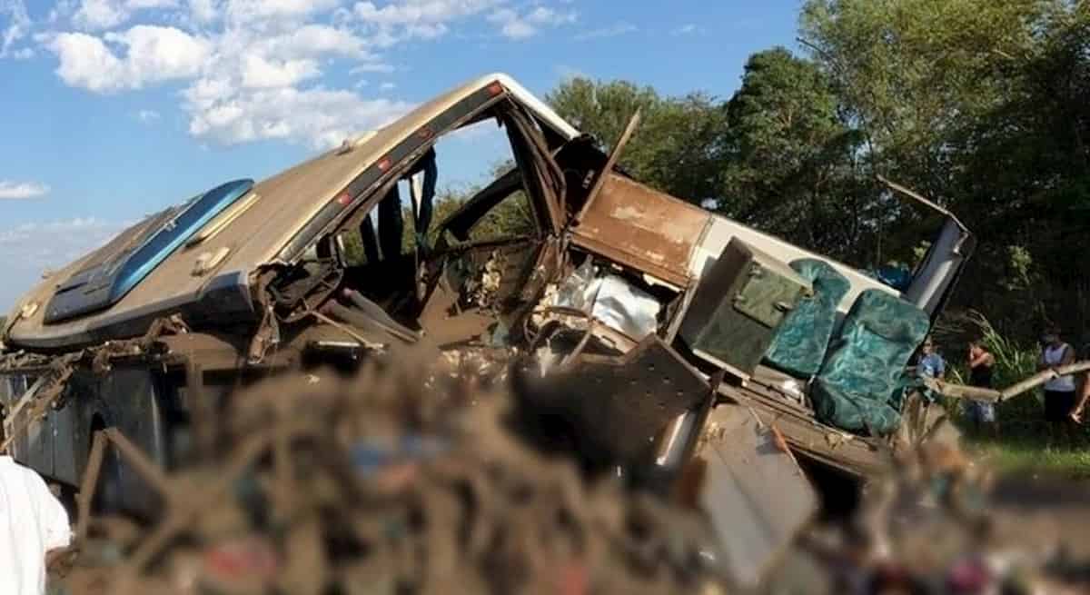 incidente autostrada pullman camion