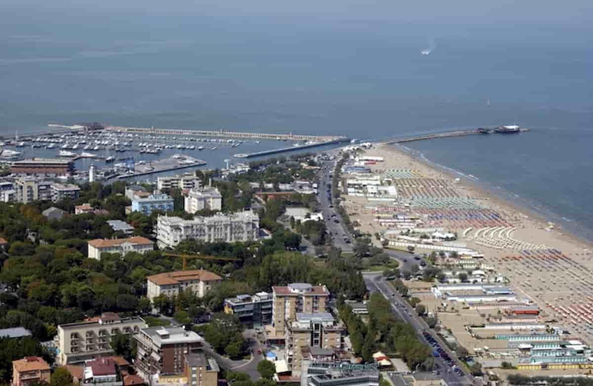 Scrisse su Facebook: "Rimini ha un mare di m...": turista lombardo condannato per diffamazione