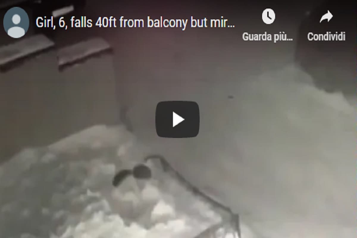 Russia, bimba di 6 anni precipita dal quarto piano: salva grazie alla neve VIDEO