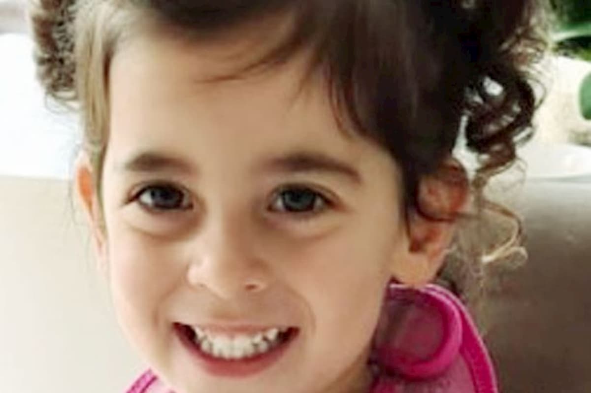 Bimba muore soffocata salsiccia