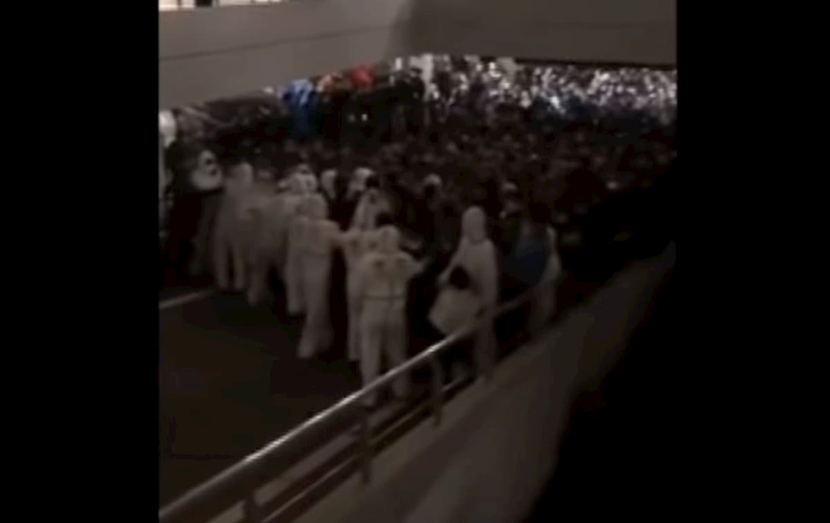 Shanghai, allarme focolaio in aeroporto