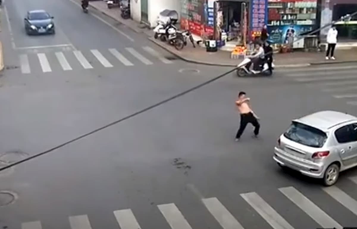 Ubriaco al volante incrocio