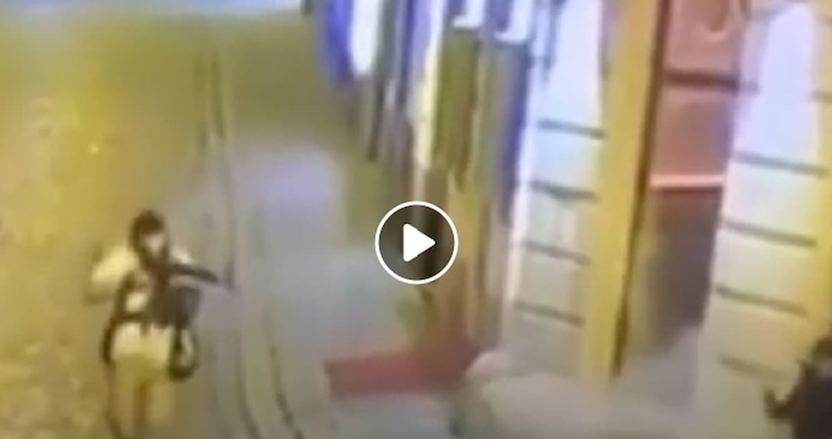Attentato a Vienna 2 novembre: attacchi multipli, terroristi sparano su passanti VIDEO Almeno 7 morti