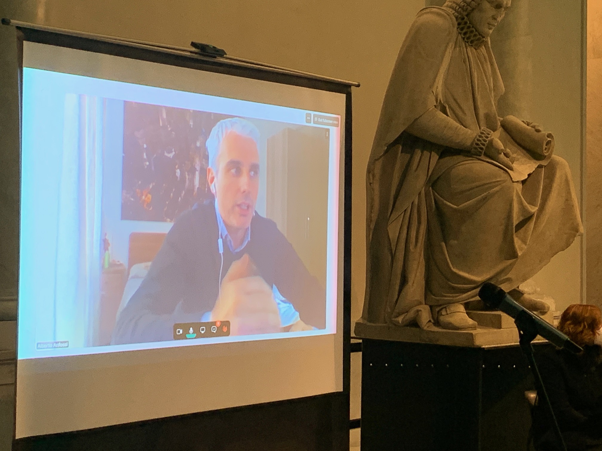 Genova avrà un Museo della sua storia nella Loggia dei Mercanti: fuori c'è il porto e il mare