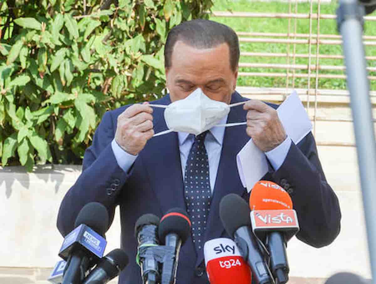 Ruby Ter slitta a maggio, legittimo impedimento per Berlusconi: "Ha seri problemi cardiologici"