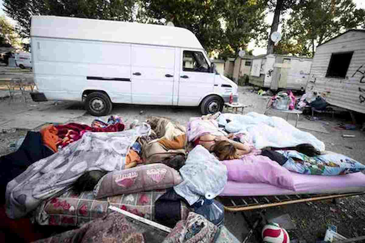 campo rom, foto ansa