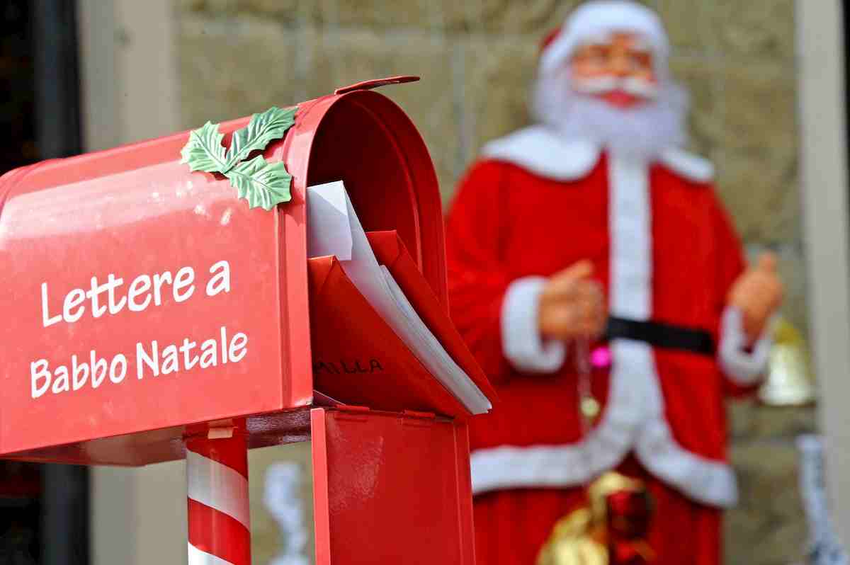 Frasi auguri Natale, le 15 migliori: quelle classiche, quelle simpatiche e quelle d'autore