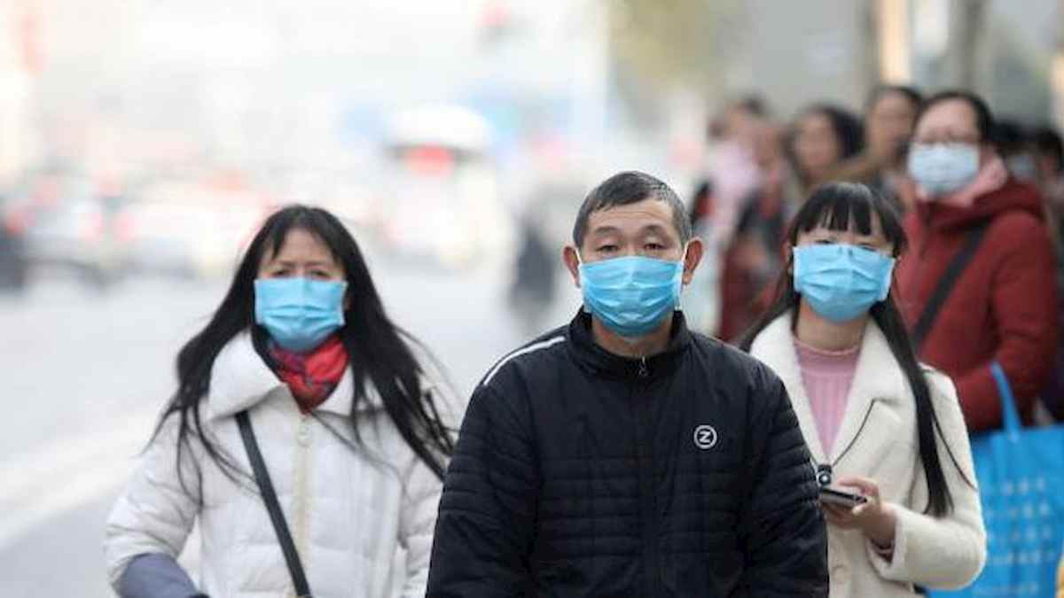 Covid, i cinesi di Prato già immuni? "In Patria il vaccino costa 80 euro"