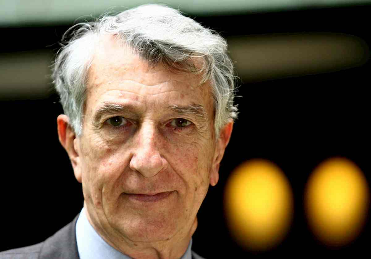 Giulio Regeni, Corrado Augias restituisce la Legion d'onore alla Francia (che l'aveva data anche ad Al Sisi)