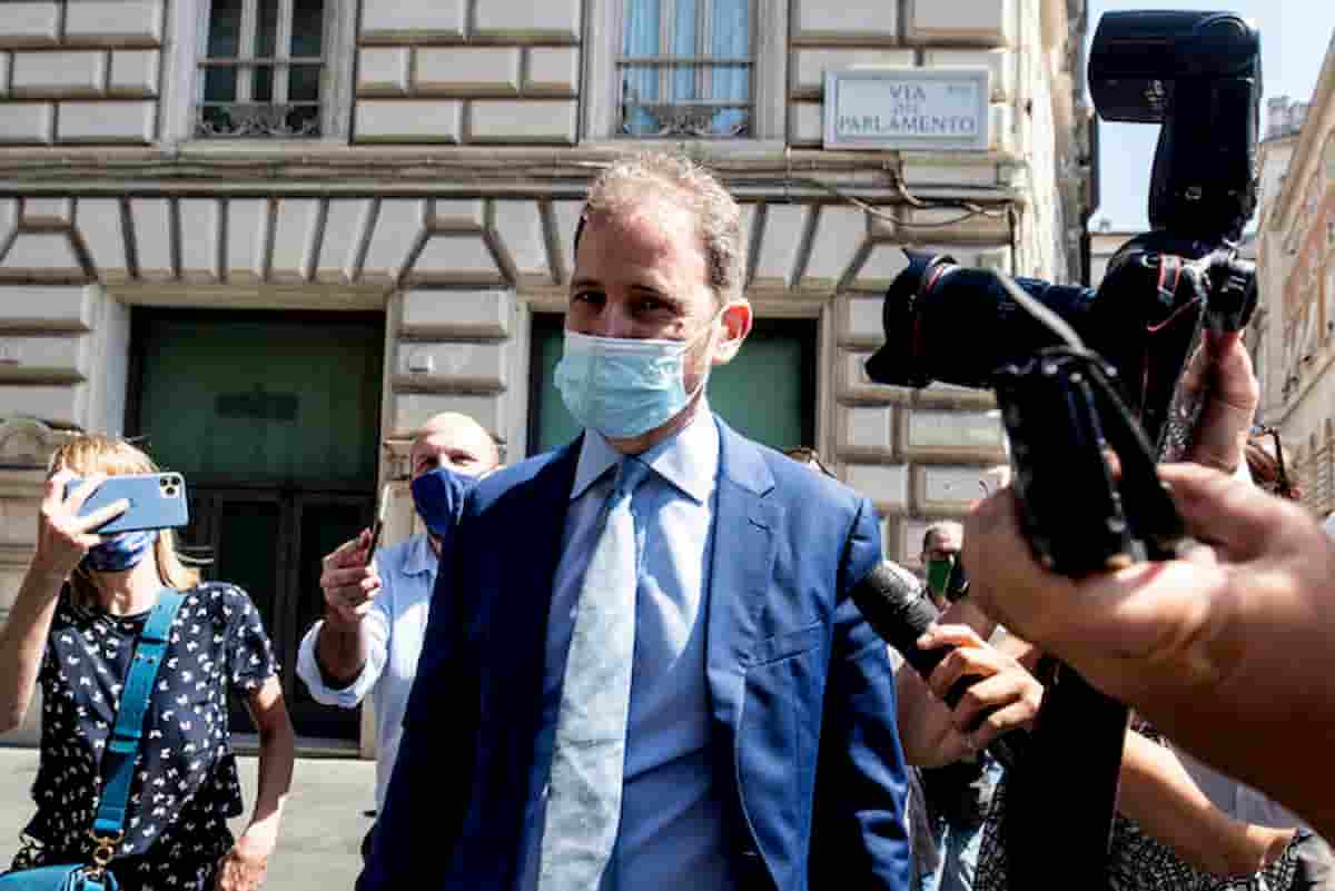 Casaleggio-Philip Morris, la vera storia dell'emendamento su accise e-cig: M5s non l'ha votato...