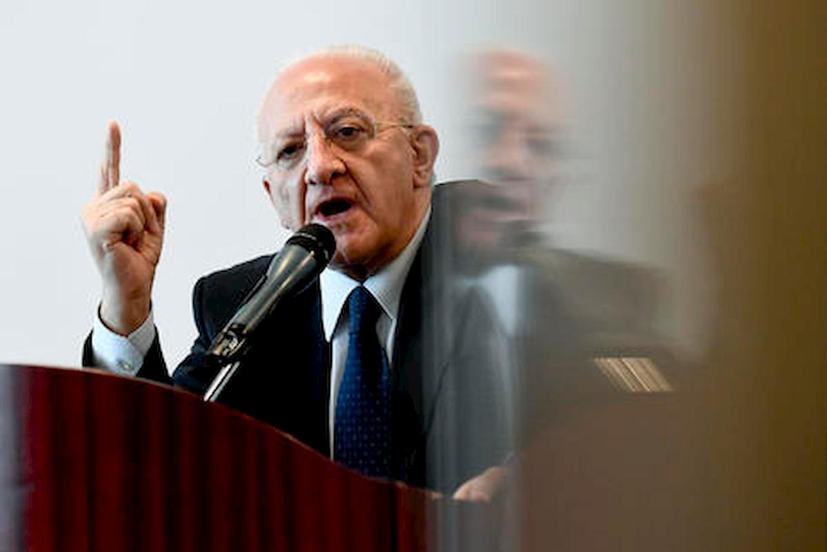 Covid, De Luca propone: “Ci sia un unico colore, zona arancione tutta Italia” VIDEO