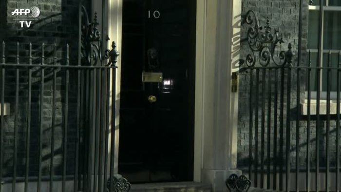 Mascherine e anti covid. Scandalo a Londra da 20 miliardi, appalti agli amici del Partito Conservatore