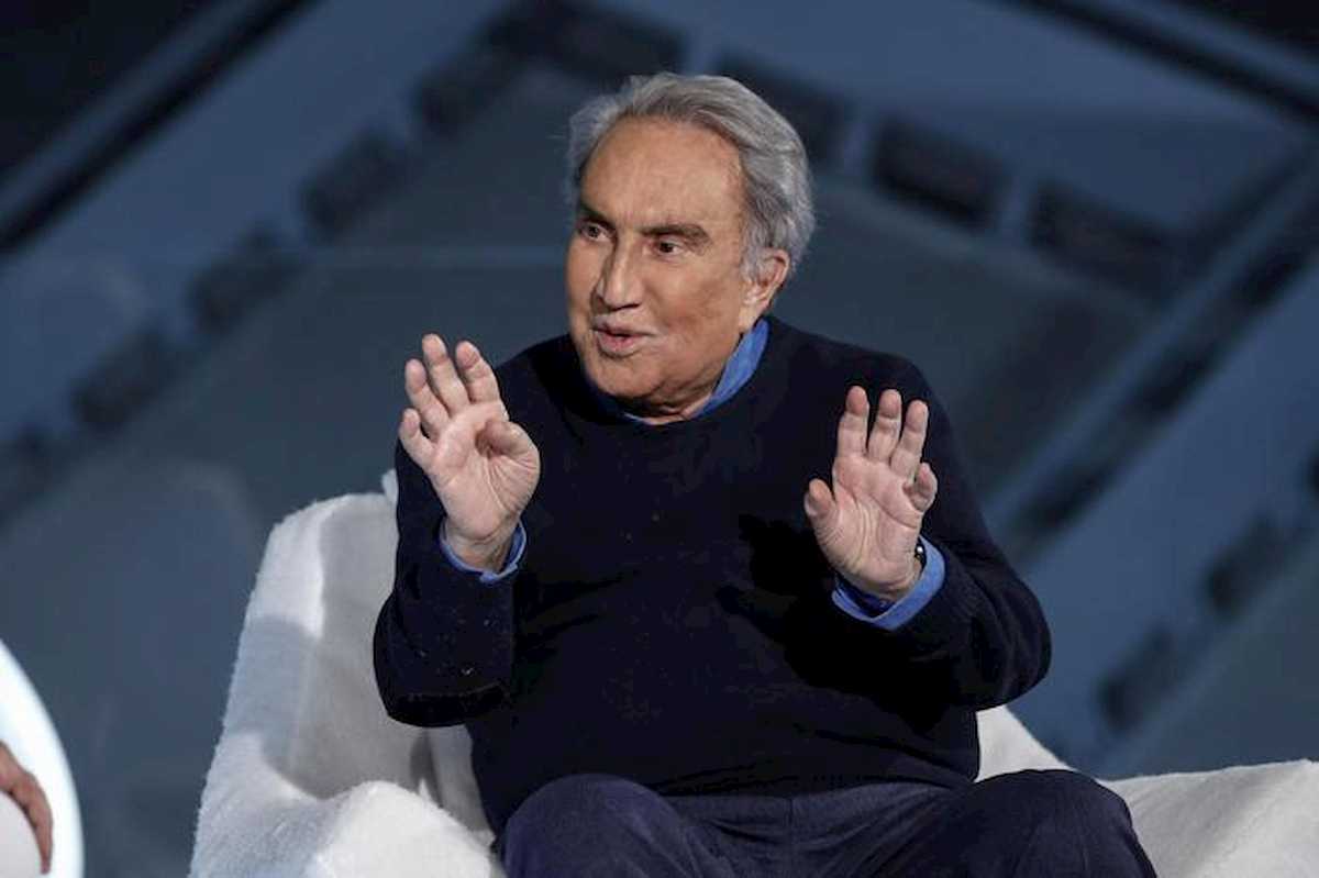 Emilio Fede positivo: è asintomatico, in isolamento nel Covid residence dell'ospedale del Mare a Napoli