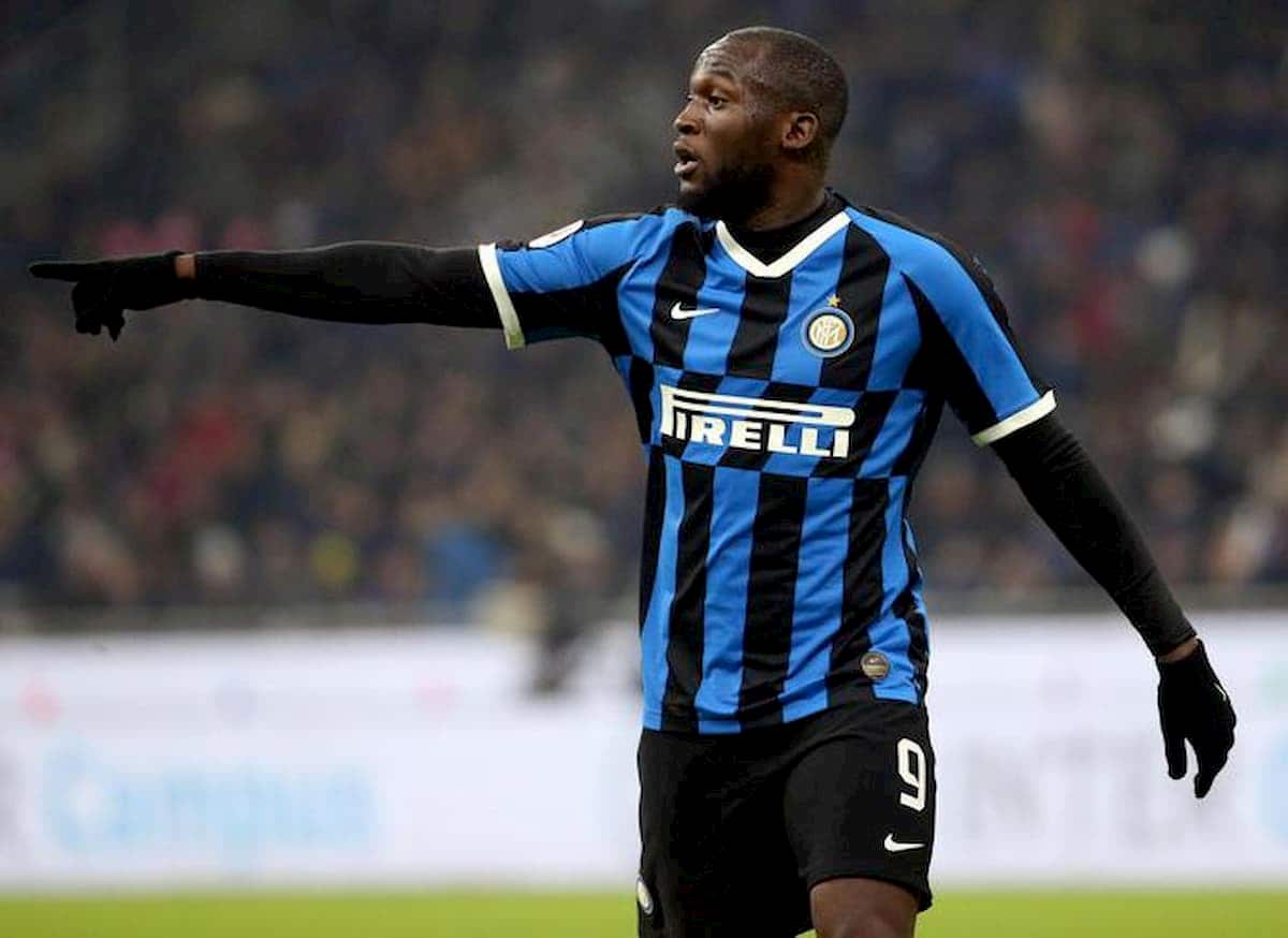 Calcio spudorato: per tenere intatti stipendi milionari non pagarci più le tasse